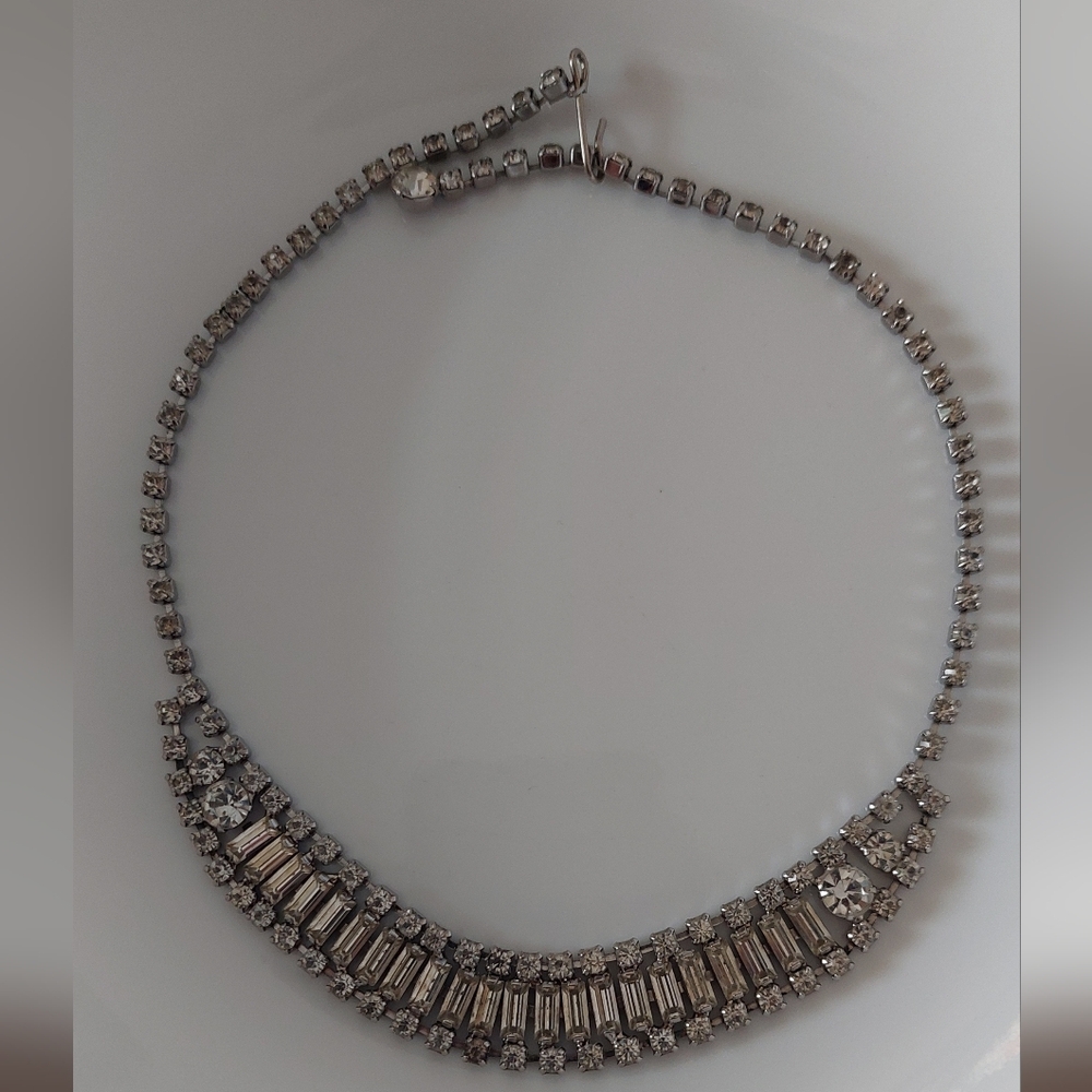Elegant Silver Necklace